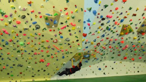 石川県のクライミング施設「ボルダリングジム On The Rock」